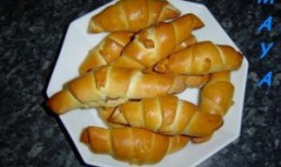 Cornulete Cu Sunca Si Branza Afumata
