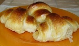Croissant cu nuca