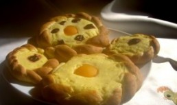 Cuiburi cu branza si fructe