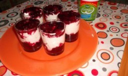 Desert cu fructe la pahar
