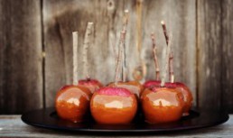 Desert de toamna: Mere in caramel