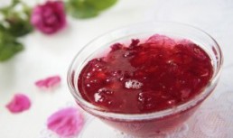 Dulceata de petale de trandafir