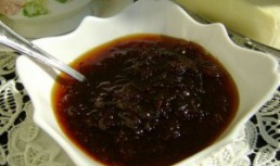 Dulceata din flori de salcam