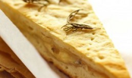 Focaccia umplută cu brânză