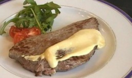 Friptura din carne rosie cu sos de mustar 
