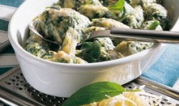 Gnocchi din spanac cu emmentaler