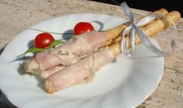 Grisine cu pasta de ton si sunca