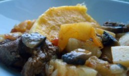 Gulas cu ciuperci