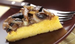 Mamaliga la cuptor cu ciuperci si parmezan