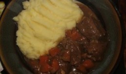 Mancare cu carne de vita si Guinness