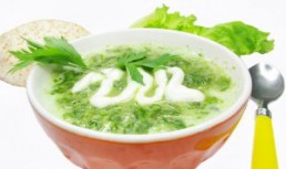 Mancare din salata verde