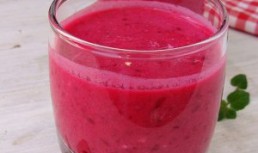 Milkshake de capsuni si sfecla