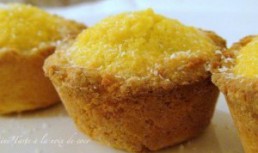 Mini tarte cu nuca de cocos si coaja de portocala