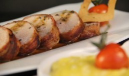 Muschiulet de porc in crusta de bacon