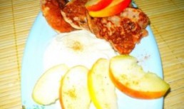 Pancakes cu mere si smantana