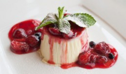 Panna cotta cu fistic de post