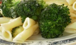 Penne ziti cu sos de unt si broccoli