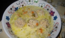 Perisoare de vitel cu legume si smantana