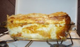 Placinta creata cu branza si stafide