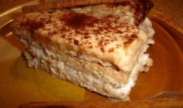 Prajitura cu iaurt si biscuiti