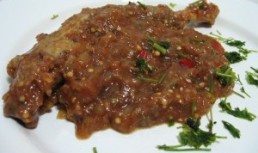 Pulpe de cocosel de curte cu vinete fripte