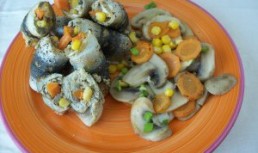 Rulouri cu hering si legume