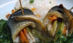 Rulouri de hering cu legume