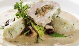 Rulouri de piure cu carne tocata