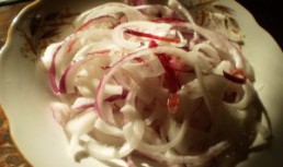 Salata de ceapa alba si rosie