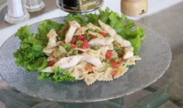 Salata de farfalle cu peste