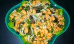 Salata de fasole boabe cu masline si usturoi