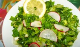 Salata de leurda cu ardei iute si menta