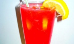 Shake de pepene rosu si capsuni