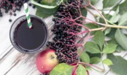 Sirop de casa din fructe de soc