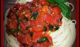 Spaghete de porumb cu rosii si busuioc-reteta fara gluten