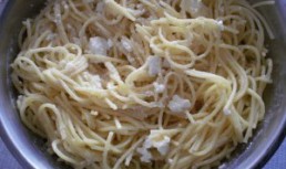 Spaghete sanatoase cu branza