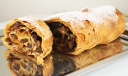 Strudel cu prune