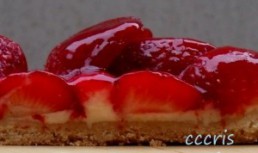 Tarta cu capsune si crema de branza