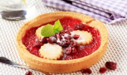 Tarta cu crema de branza si merisoare