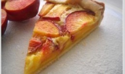 Tarta cu nectarine