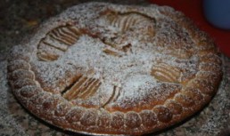 Tarta cu pere si crema de migdale