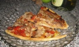 Tarta cu ton si legume