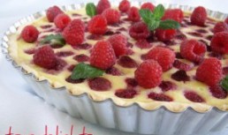 Tarta cu zmeura si crema de vanilie