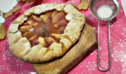 Tarta rustica cu gem de piersici