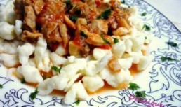 Tocanita de pipote cu ciuperci