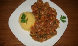 Tocanita delicioasa de ciuperci