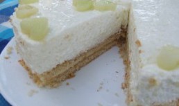 Tort alb cu pepene galben