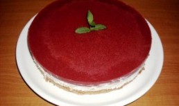 Tort cu capsuni si branza de vaci