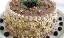 Tort cu ciocolata si crema caramel