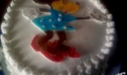 Tort cu crema de capsuni